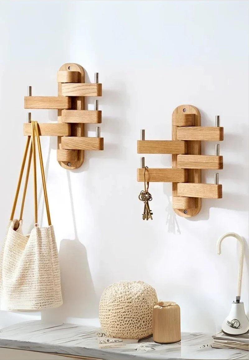 Porte manteau mural en bois clair Pivotant