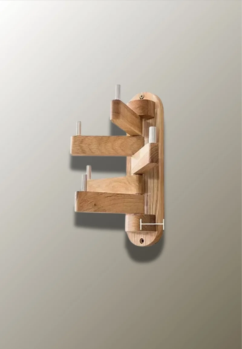 Porte manteau mural en bois clair Pivotant