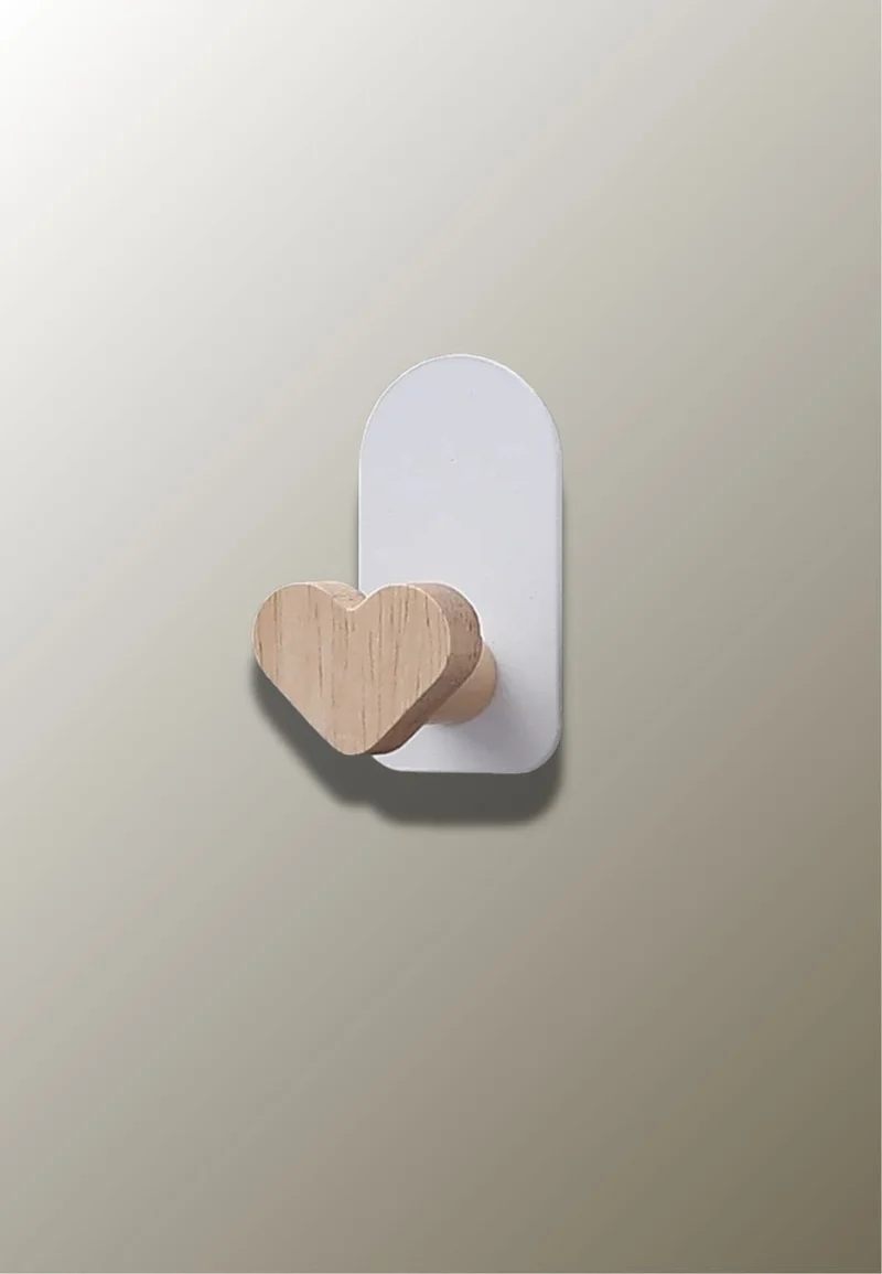 Patère porte manteau pour enfant Cœur en bois