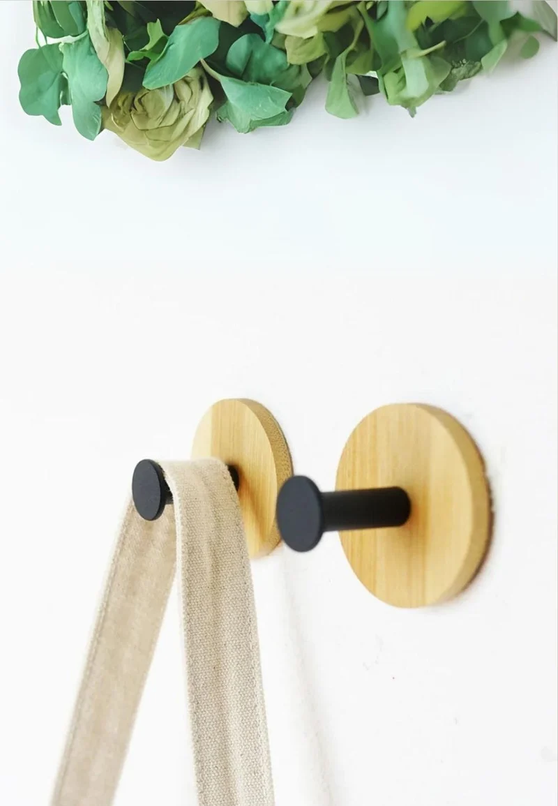 Patère porte manteau en Bois Circulaire Clouté