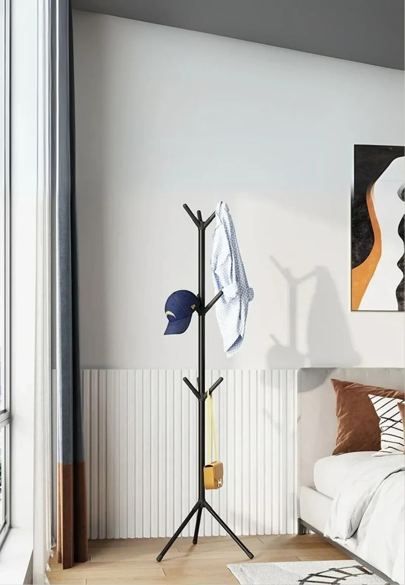 Porte manteau sur pied noir en finition blanche