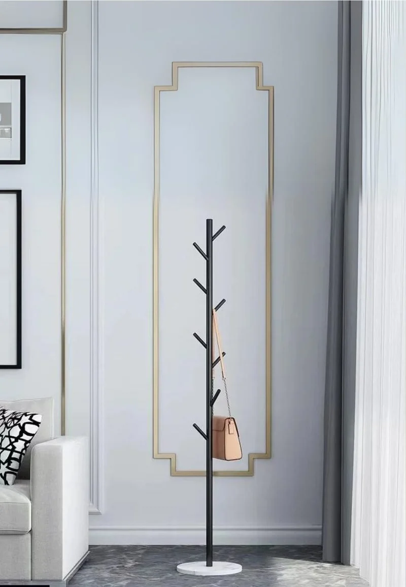 Porte manteau sur pied design arbre noir sur base blanche