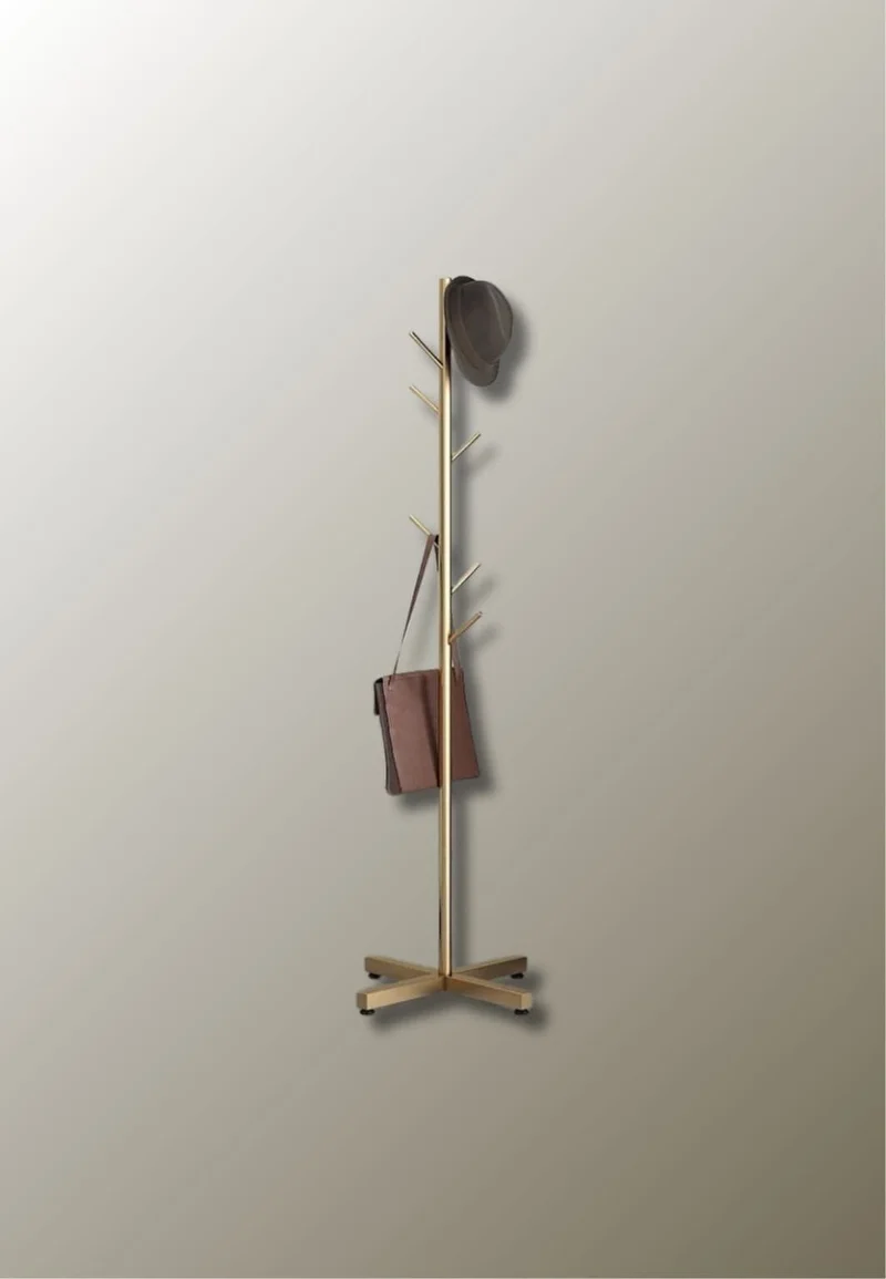 Porte manteau sur pied design arbre doré sur base en croisée