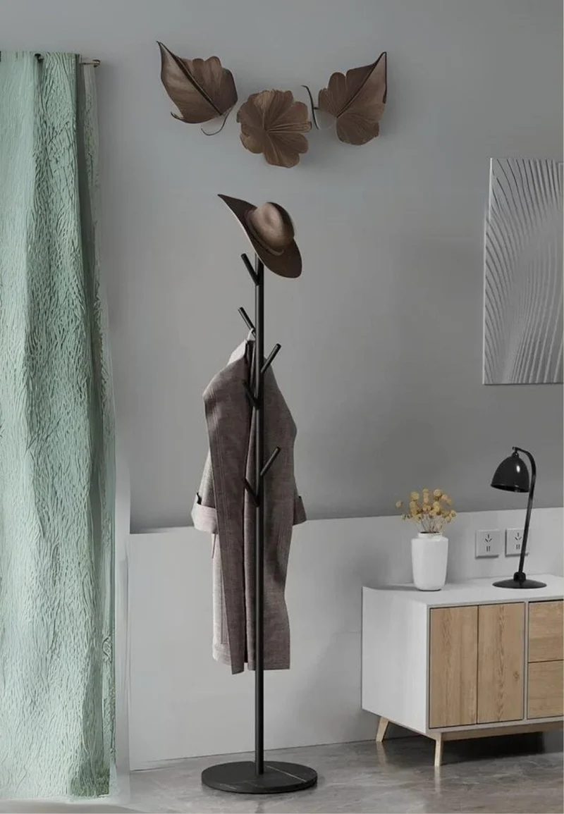 Porte manteau sur pied design arbre noir sur base noire