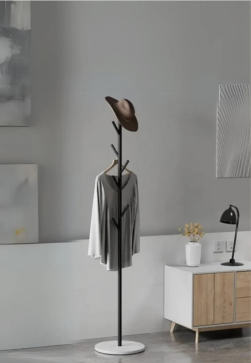 Porte manteau sur pied design arbre noir sur base blanche