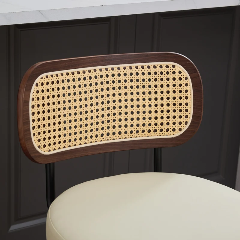 Lot de 2 tabourets PU beige et noyer, dossier en cannage rotin, pivotants, hauteur comptoir 26" PINNACLEIS