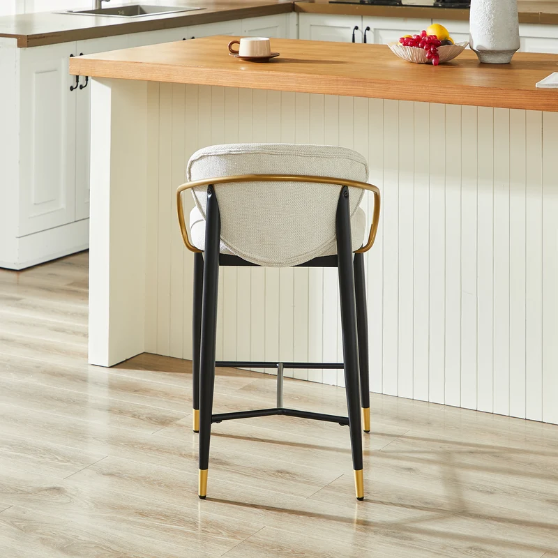 Lot de 2 tabourets de bar en chenille beige accents dorés, avec dossier et repose-pieds CHESTWICKER