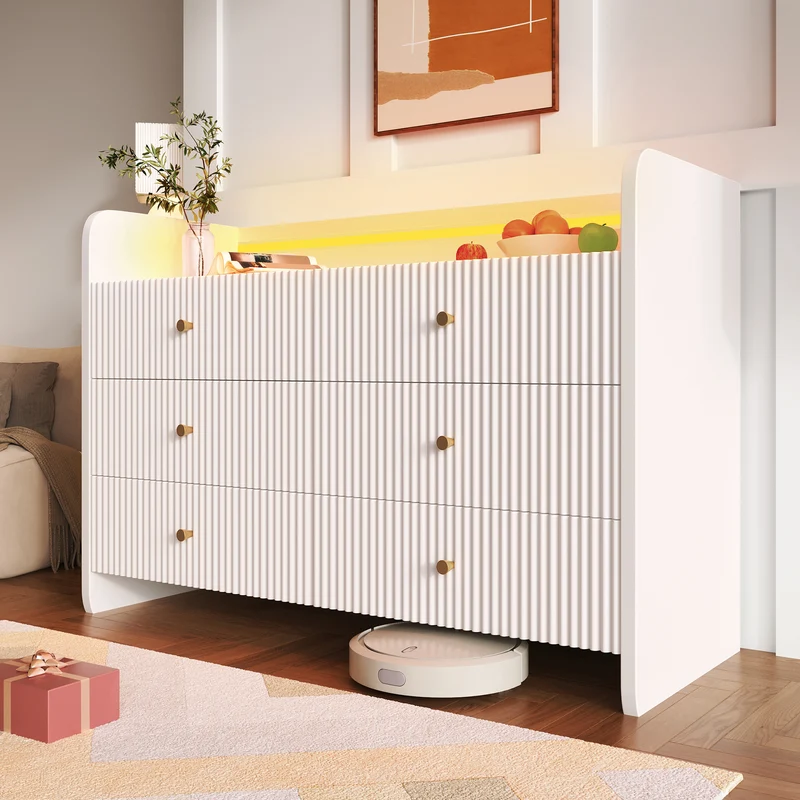 Commode blanc motif cannelé 6 tiroirs avec éclairage LED poignées dorées TRAGVAX