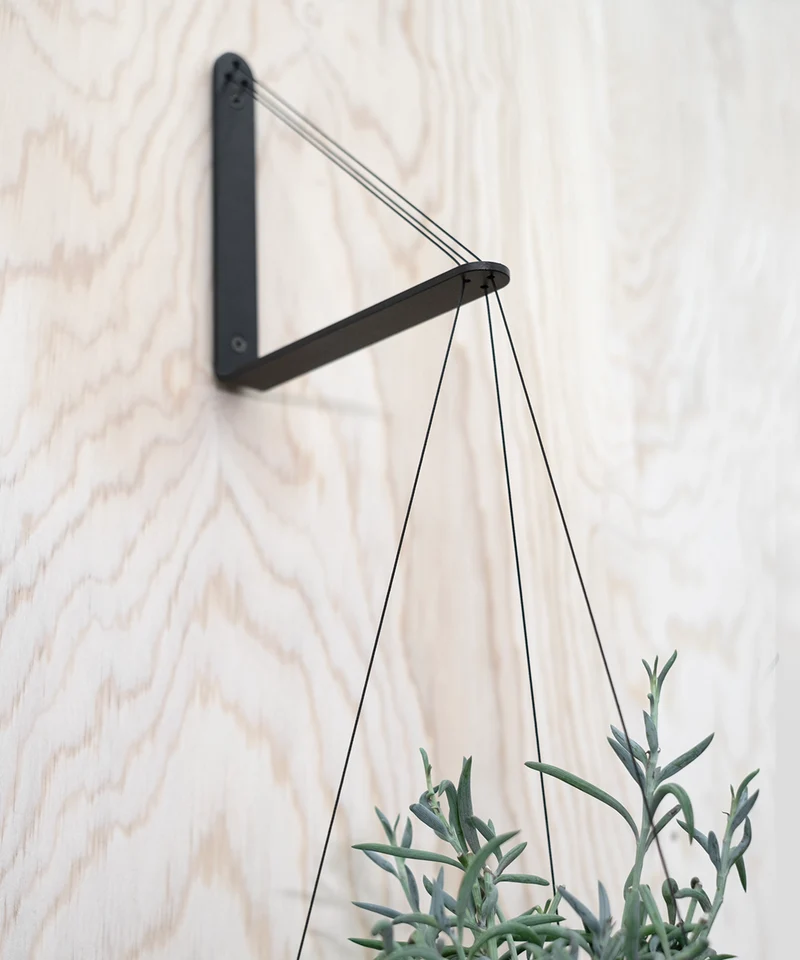 ORBIT plant hanger