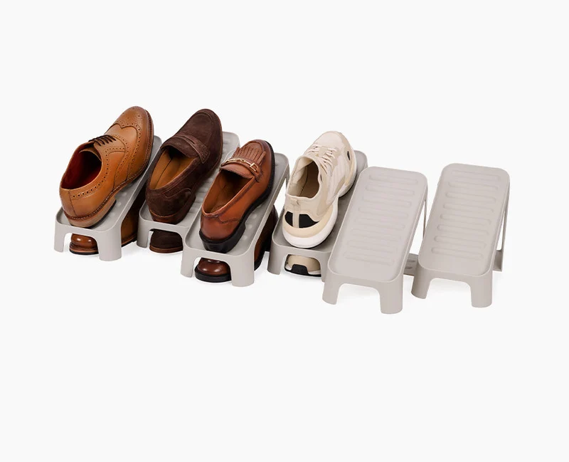Range-Chaussures Multi-niveaux Shoe-In™ Compact Écru à 6 pièces