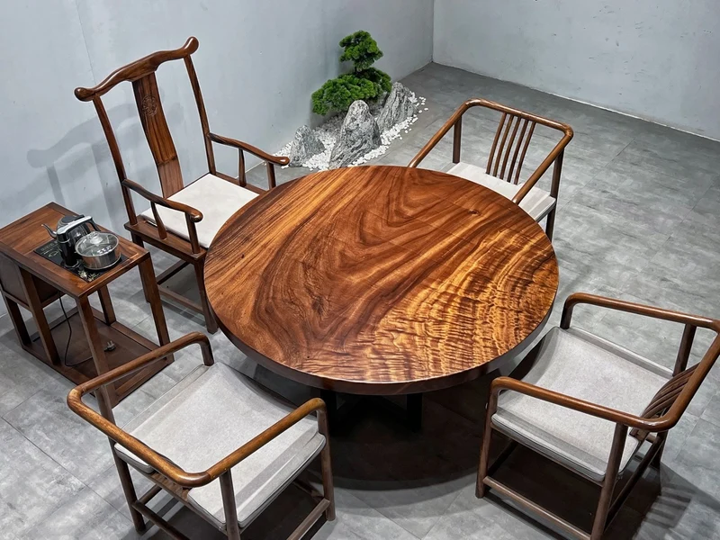 Natural Beauty Monkey Pod Wood Round Table