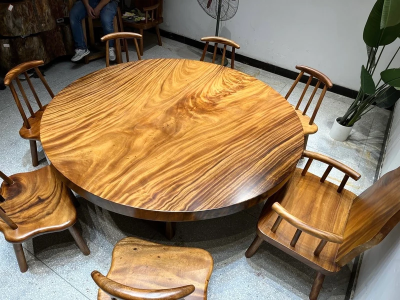 Rustic Elegance Single Solid Wood Round Table