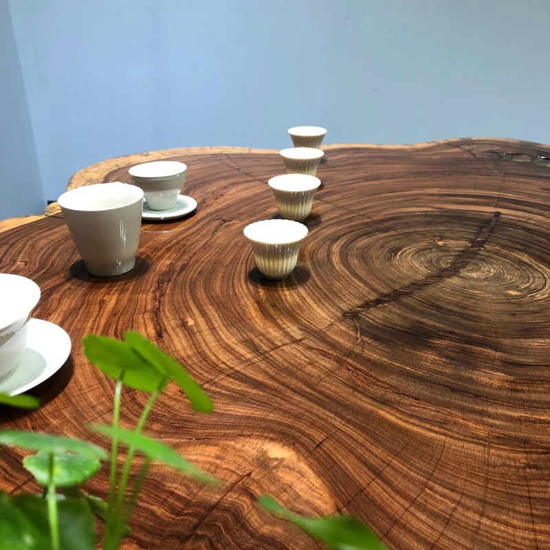 Live Edge Round Beli Noir Wood Table