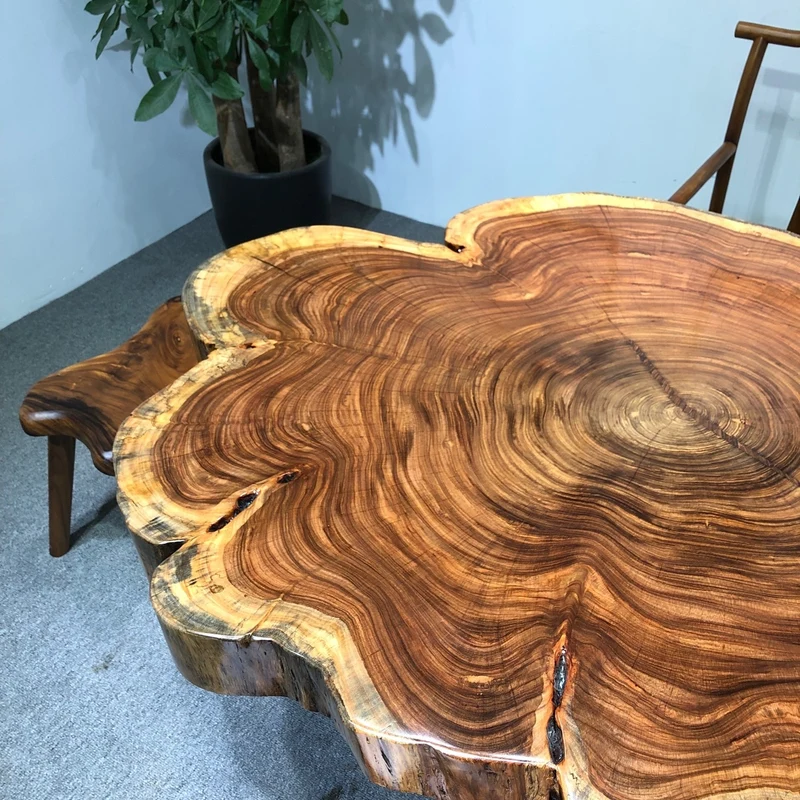 Live Edge Round Beli Noir Wood Table