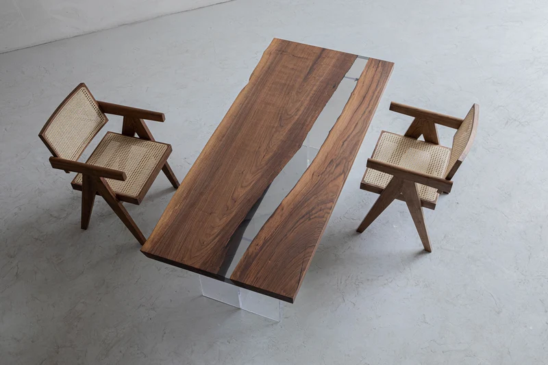 Vivid Edge Transparent Solid Wood Epoxy Resin Table