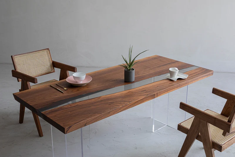 Vivid Edge Transparent Solid Wood Epoxy Resin Table