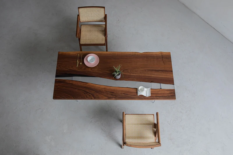 Vivid Edge Transparent Solid Wood Epoxy Resin Table