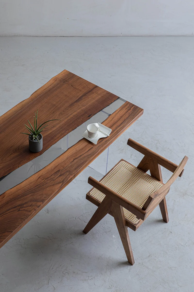 Vivid Edge Transparent Solid Wood Epoxy Resin Table