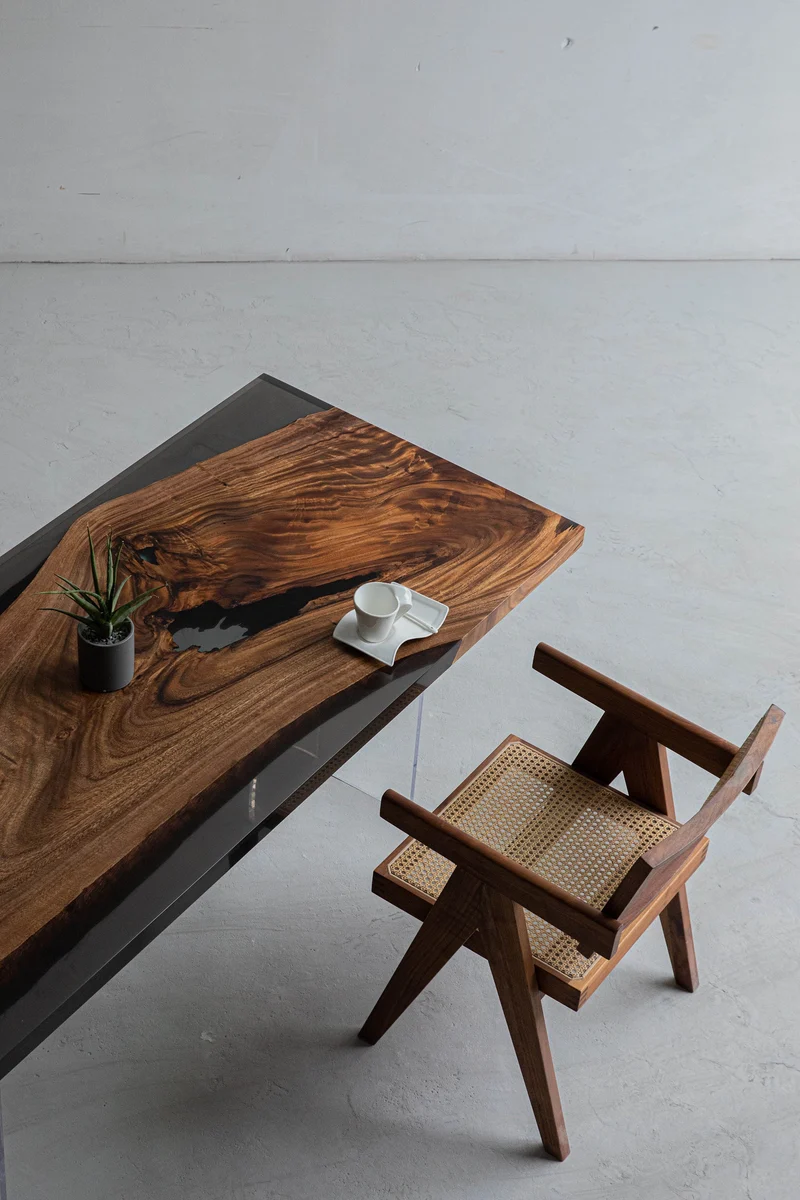 Essential Artworks Stunning Epoxy Resin Dining Table