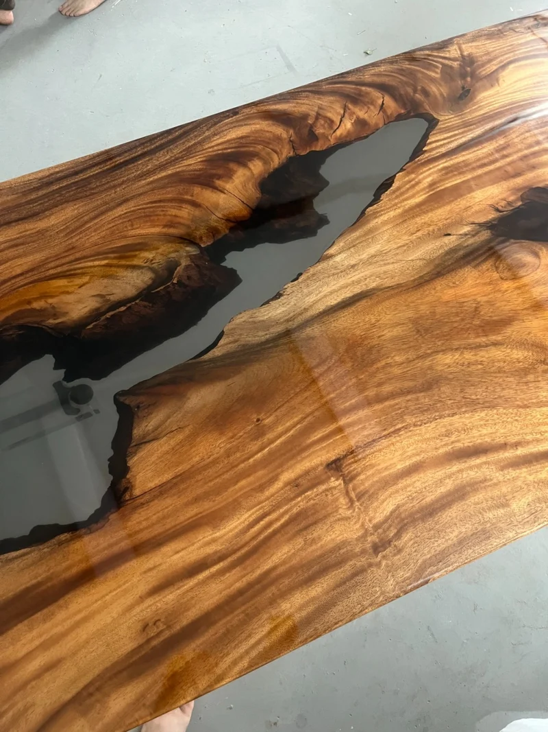 Walnut Wood Luxury Furniture Epoxy Resin Table