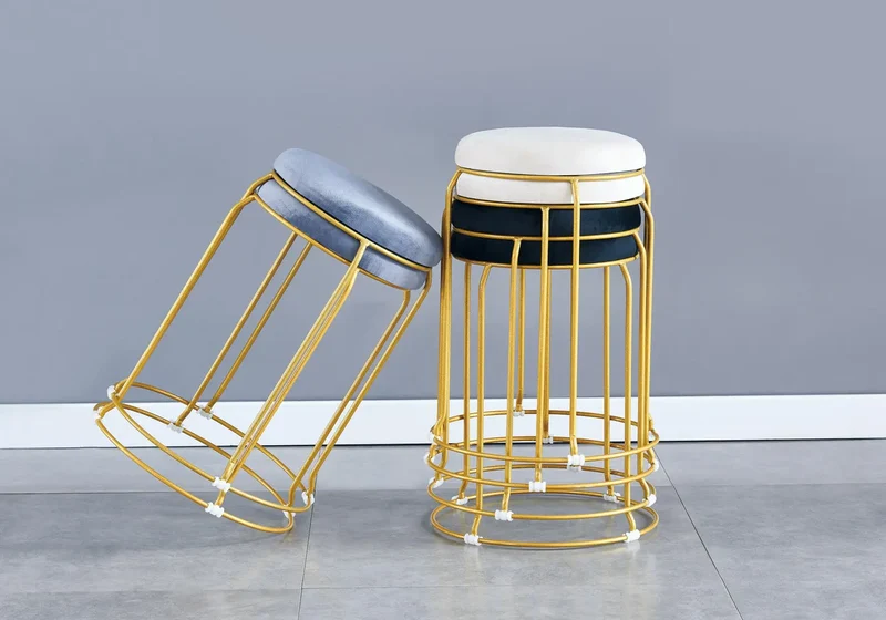 Tabouret doré velours gris - Croco