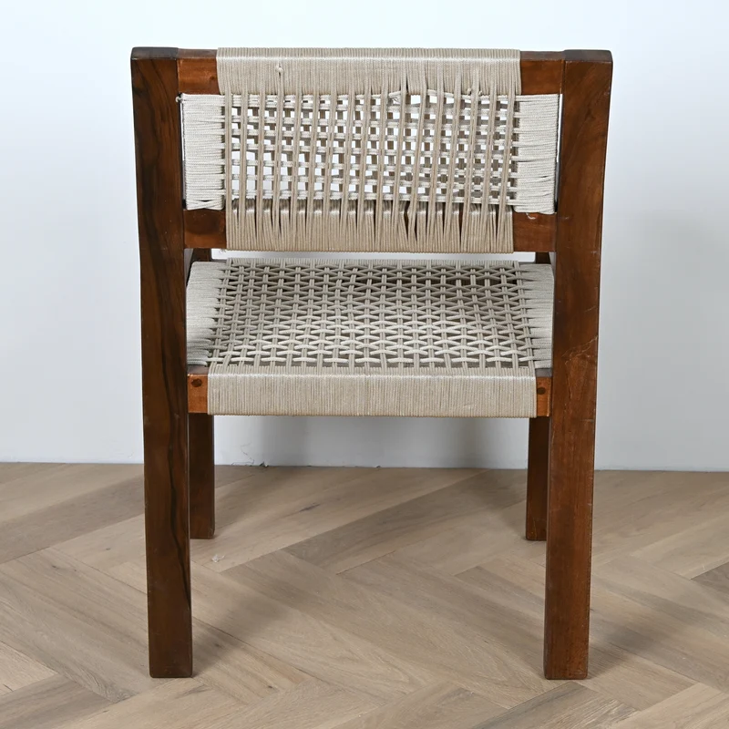 Chaise avec accoudoir en noyer - Assise en nylon beige