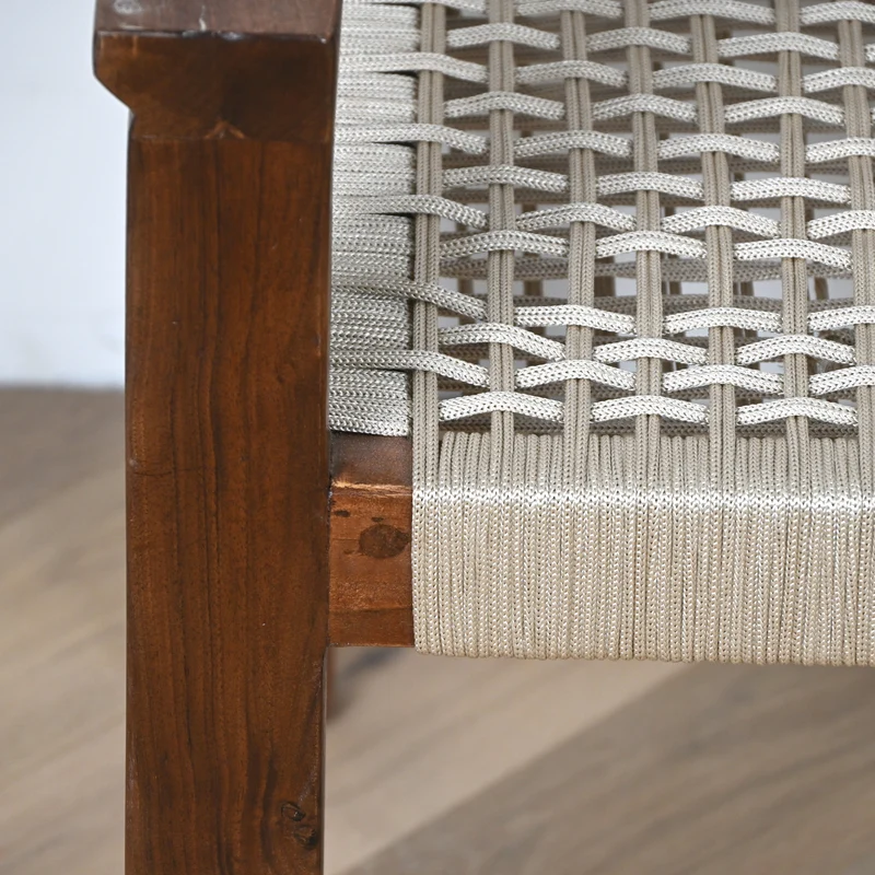 Chaise avec accoudoir en noyer - Assise en nylon beige
