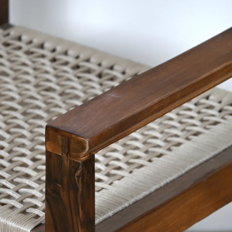 Chaise avec accoudoir en noyer - Assise en nylon beige
