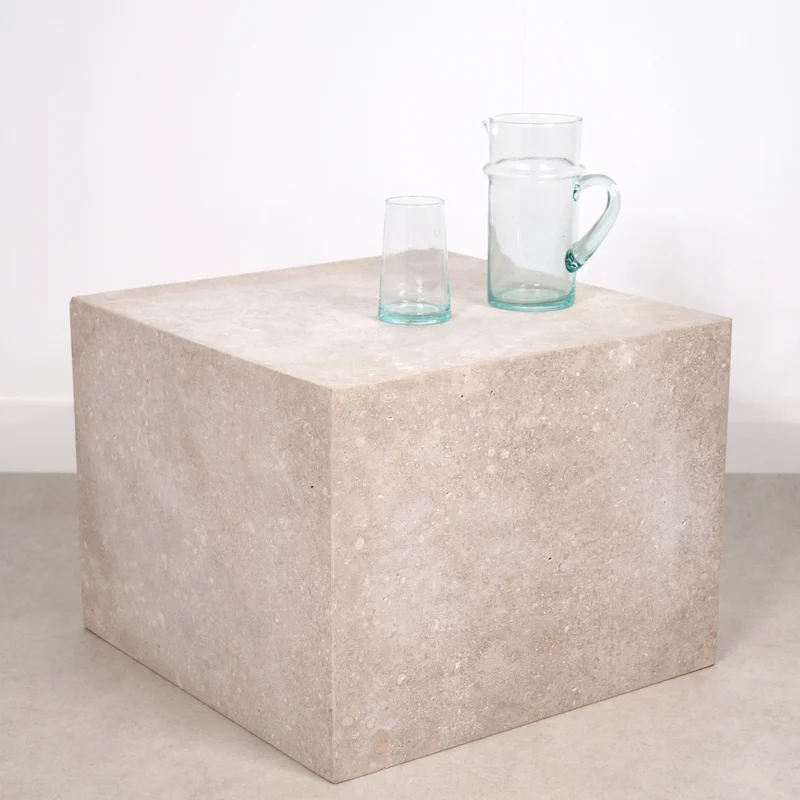 Petite table basse carrée en travertin 50 x 50 x 38cm