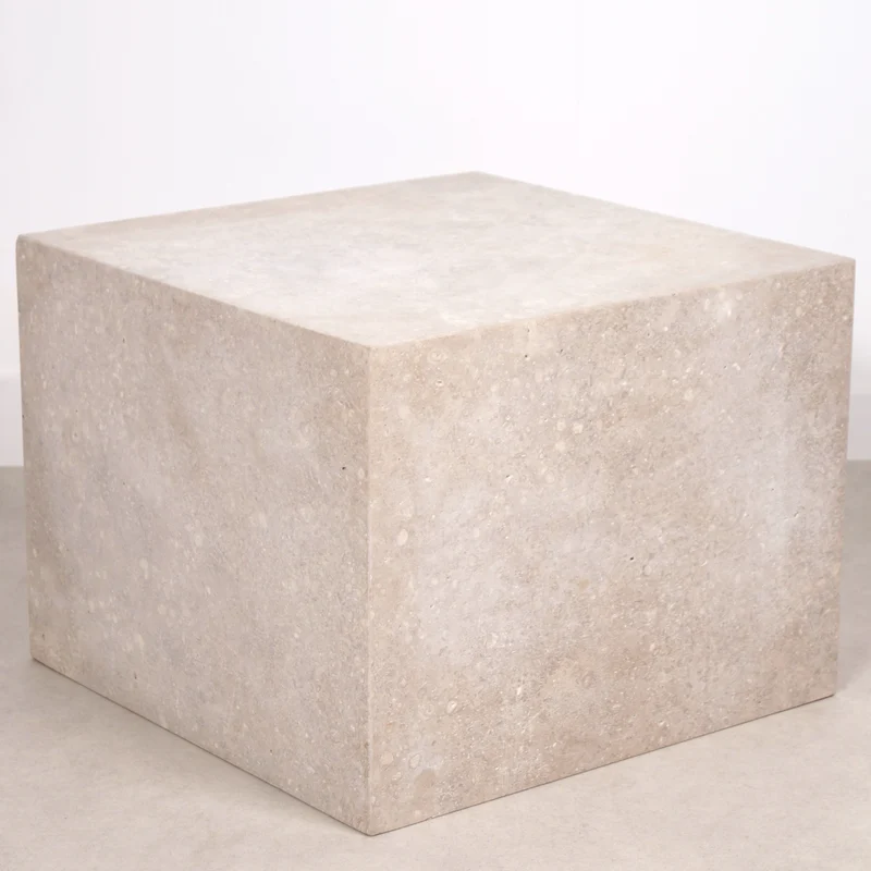 Petite table basse carrée en travertin 50 x 50 x 38cm
