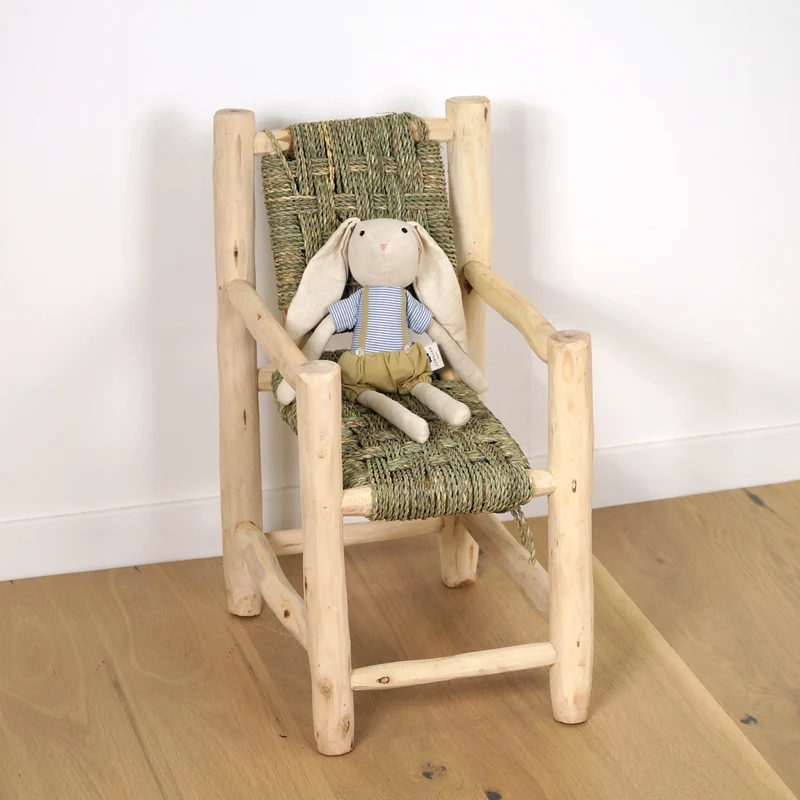 Fauteuil en bois pour enfant