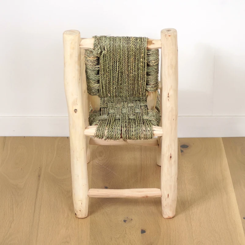 Fauteuil en bois pour enfant