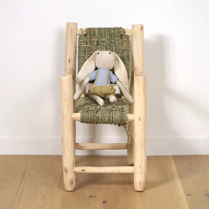 Fauteuil en bois pour enfant