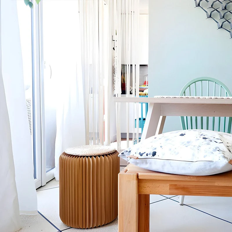 Tabouret pliable, Léon