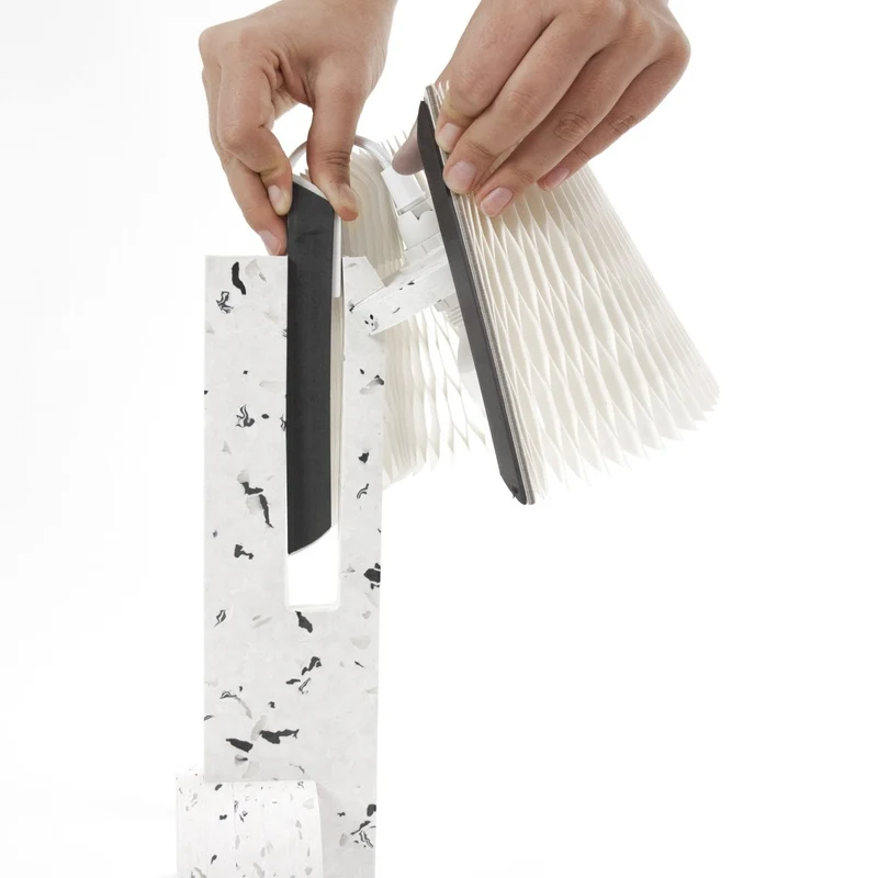 Lampe pied en plastique recyclé