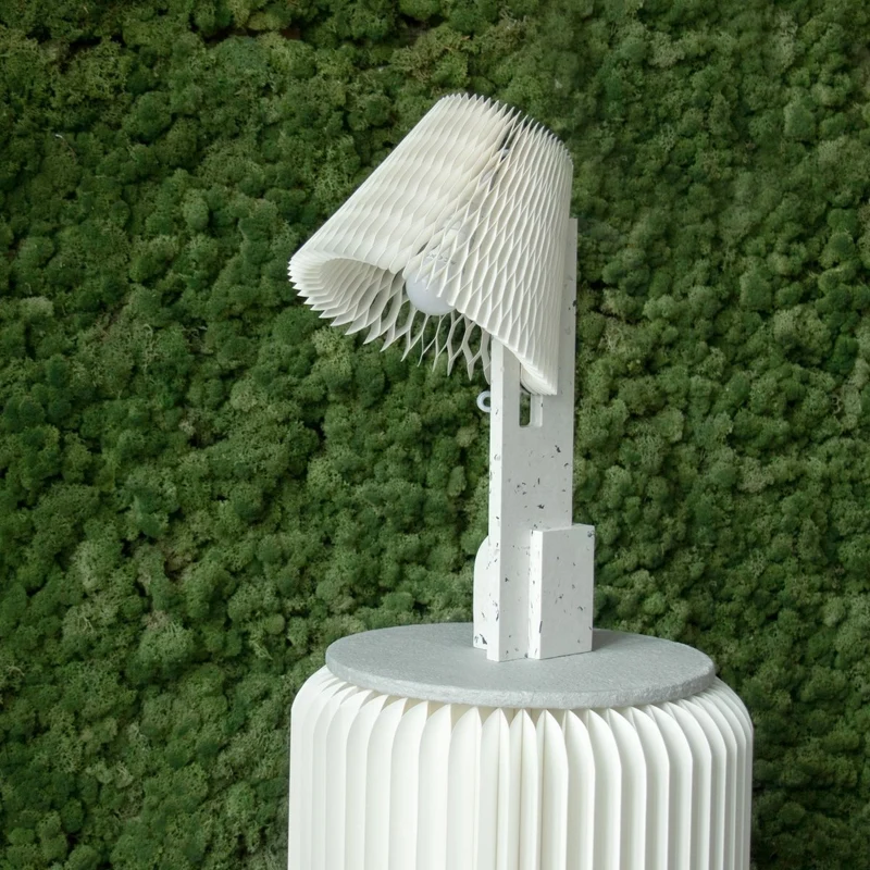 Lampe pied en plastique recyclé