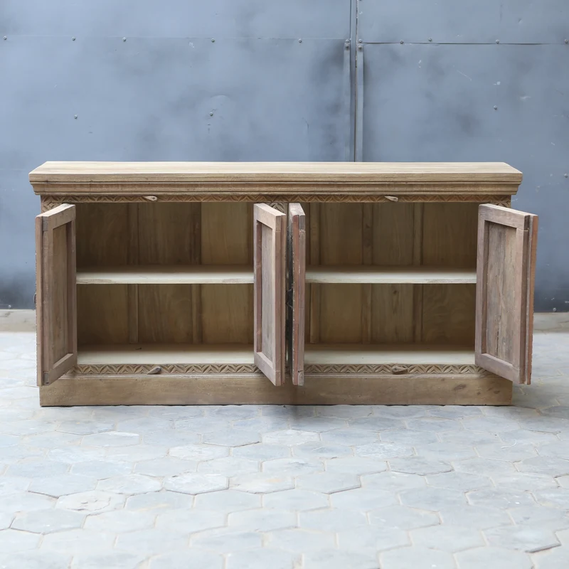 Buffet sculpté ancien — bois massif naturel 34.5×70×18"