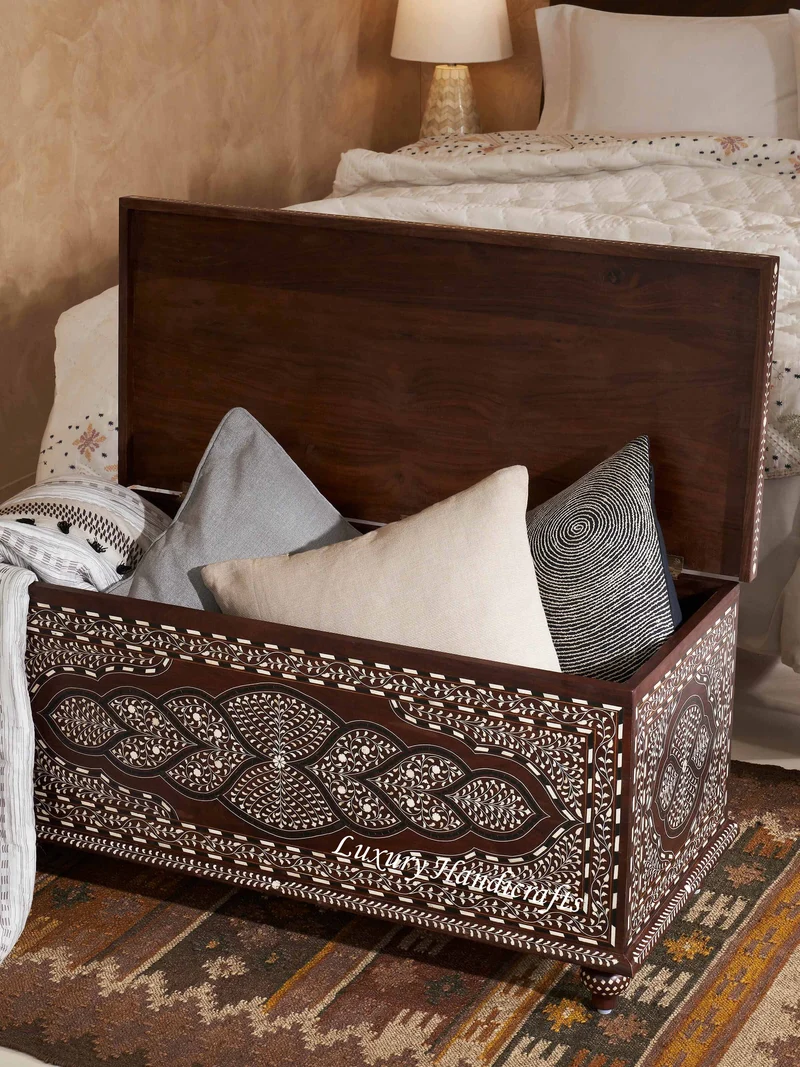 Moshi Teakwood Bone Inlaid Trunk Walnut