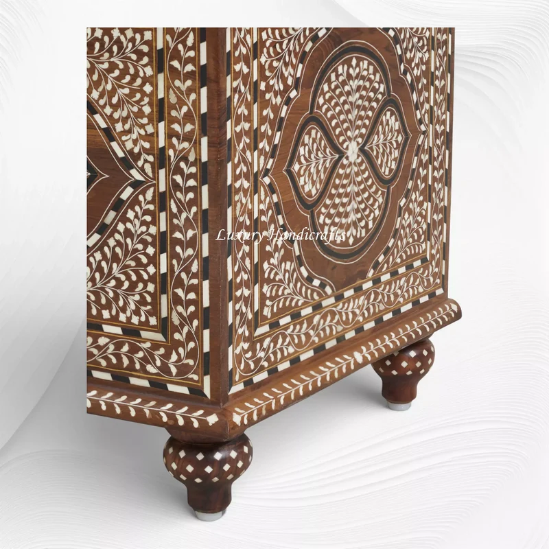 Moshi Teakwood Bone Inlaid Trunk Natural
