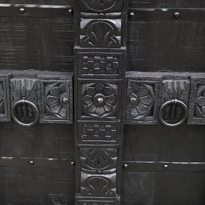 Armoire antique 2 portes noir bois massif