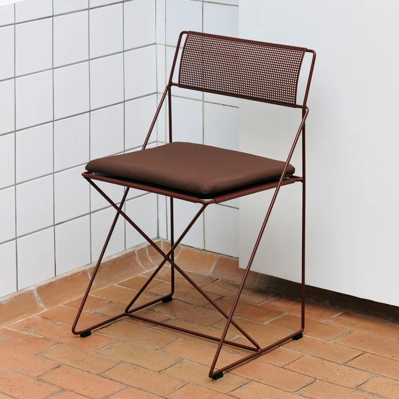 X Line Chair — Black Steel base