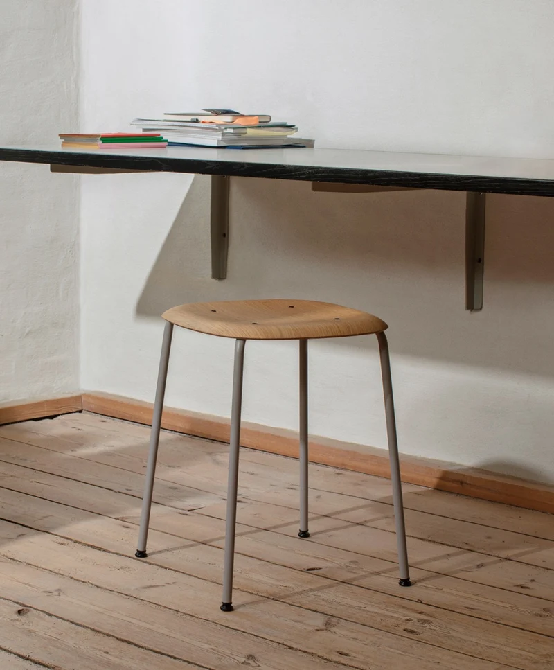 Soft Edge Chair Soft Edge 70 — Soft Edge70 Black Steel 4-Leg