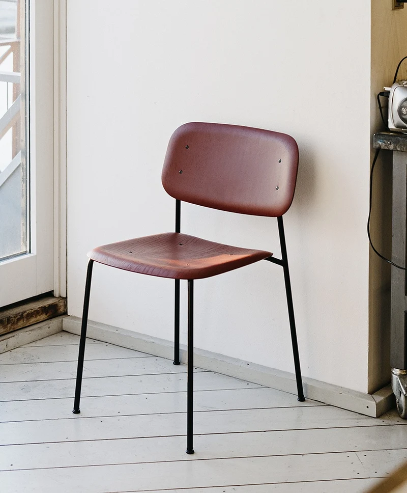 Soft Edge Chair Soft Edge 40 — Soft Edge40 Black Steel 4-Leg