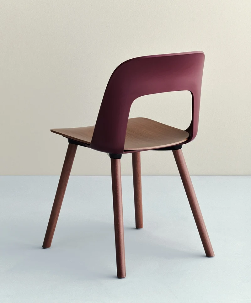Layout Chair 122 — Black Lacquered oak 4-Leg