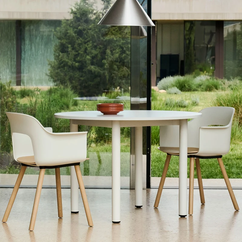 Layout Armchair 222 — Lacquered oak 4-Leg