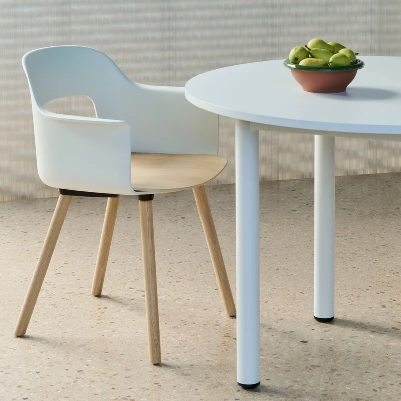 Layout Armchair 222 — Black Lacquered oak 4-Leg