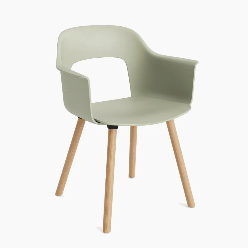 Layout Armchair 221 — Lacquered oak 4-Leg