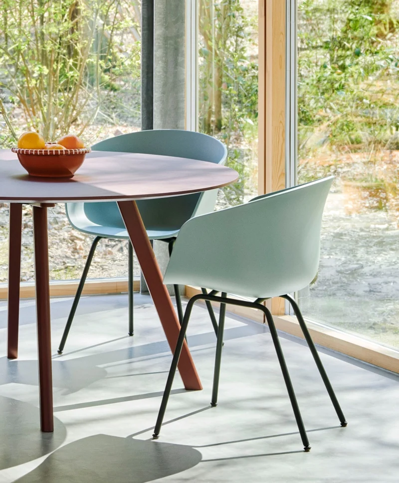 About A Chair AAC 26 — White Steel 4-Leg