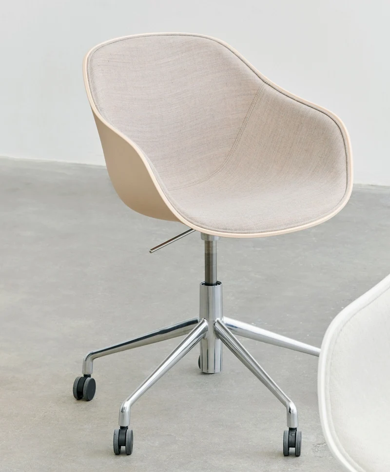 About A Chair AAC 252 — Black Aluminium Gas Lift