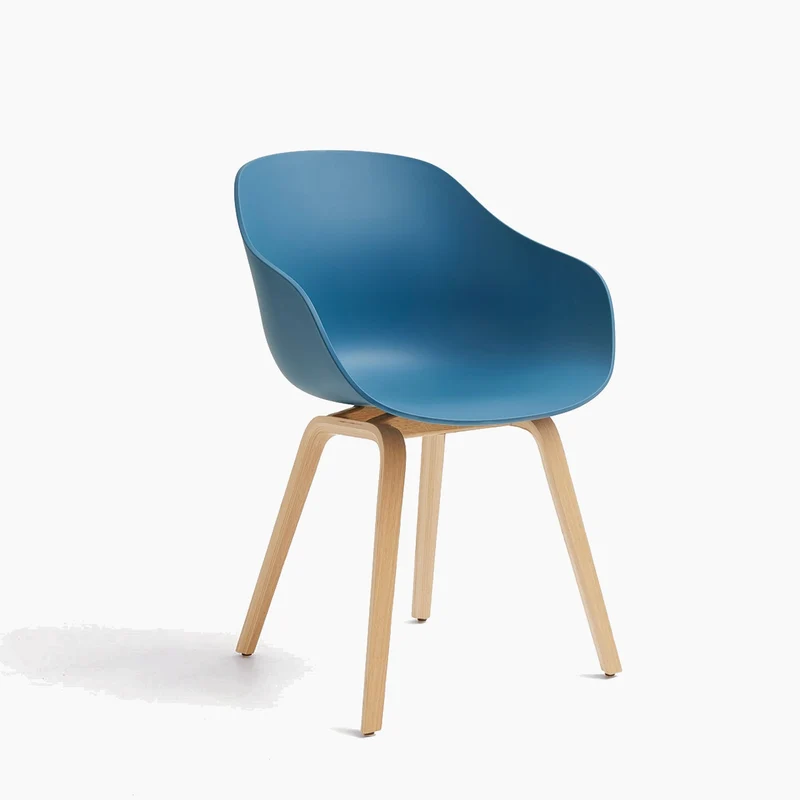 About A Chair AAC 222 — Lacquered Oak